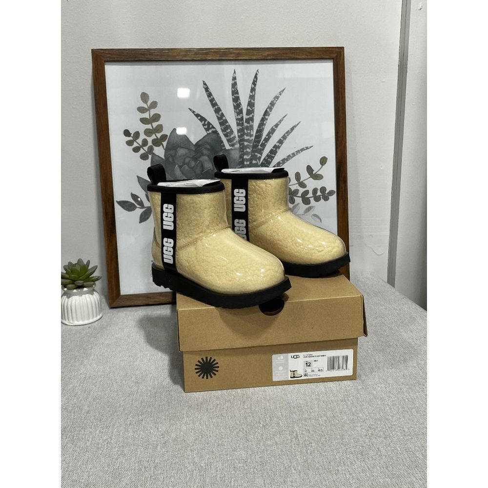 UGG Kids' Classic Clear Mini II Boot - Natural/Black 12M Big Kid